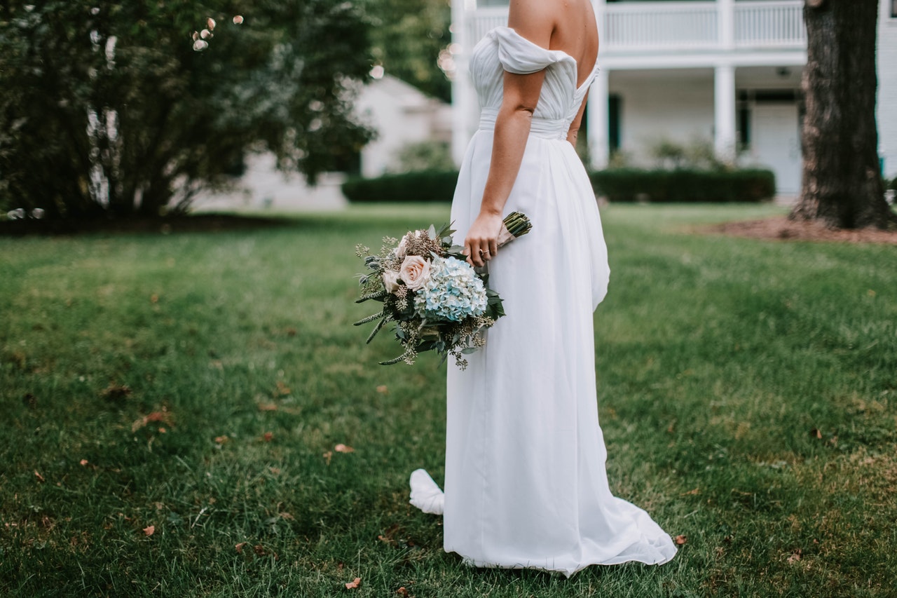 Preowned Wedding Dresses: The Wiser Wear to Say I Do