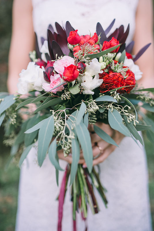 13 Most Common Wedding Bouquets To Know