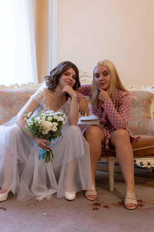 How to Write & Deliver an Incredible Maid of Honor Speech