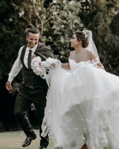Pros & Cons of Hosting a Wedding Weekend
